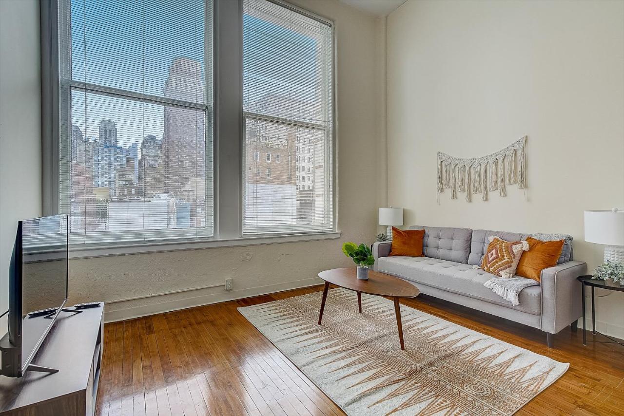 Frontdesk I The Cosmopolitan Apts Philadelphia Appartamento Esterno foto