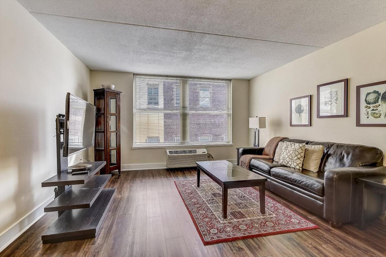 Frontdesk I The Cosmopolitan Apts Philadelphia Appartamento Camera foto